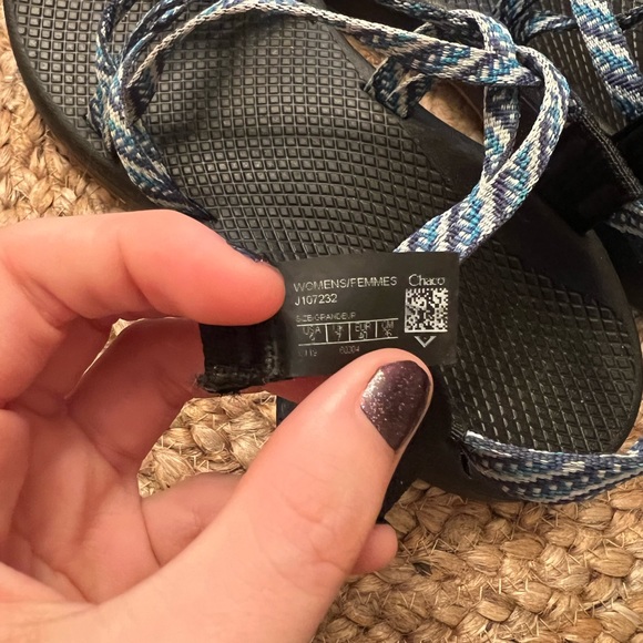 Women’s chacos worn 2-3 times - Picture 4 of 4